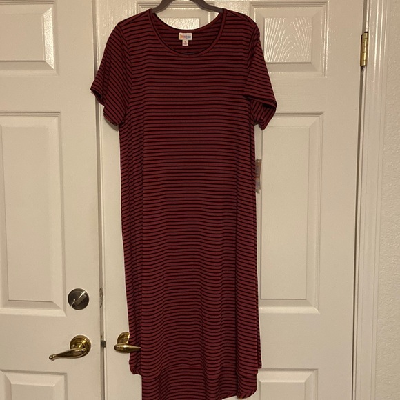 LuLaRoe Dresses & Skirts - Lularoe Carly hi-low dress.  Size XL.  NWT